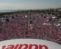 MEYDAN AYNI MEYDAN,ERDOĞAN;”BİZ MİTİNG YAPTIK 2 MİLYON İNSAN..ONLAR YAPTI 170 BİN..”