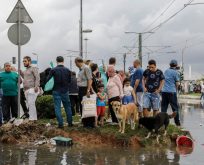 MEGA KÖYDE SURVIVOR MANZARALARI,İSTANBUL YAĞMURA TESLİM OLDU