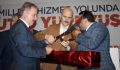 ÜMMET BİZE BAKIYOR DİYEN SÜLEYMAN SOYLU’YA KILIÇ HEDİYE EDİLDİ