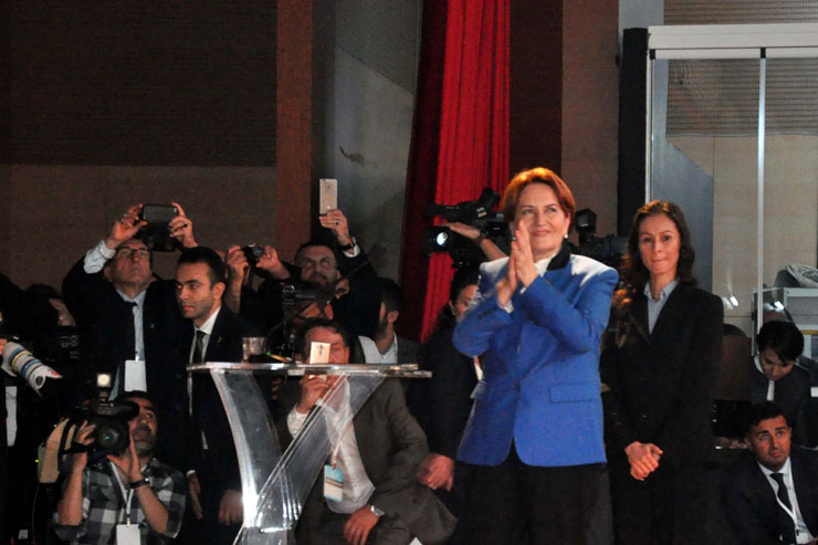 AKŞENER’E TANSU ÇİLLER TARAFINDAN VERİLEN FETHULLAH GÖREVİ NEYDİ?