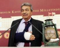 KAMER GENÇ,MEZARI BAŞINDA ANILDI.ONLAR HOCA EFENDİ HAZRETLERİ DERKEN,FETÖ DİYEN OYDU