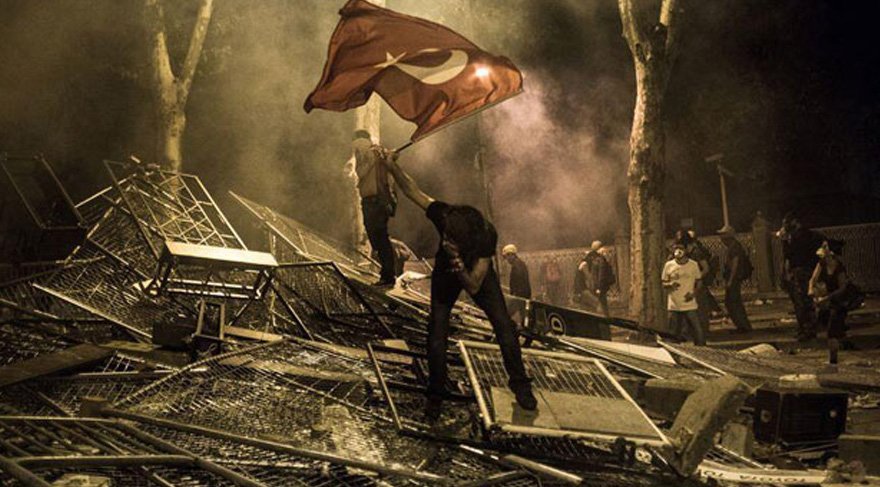 AKP’NİN BİTMEYEN GEZİ KORKUSU;LA CASA DE PAPEL 2.GEZİNİN İŞARET FİŞEĞİ