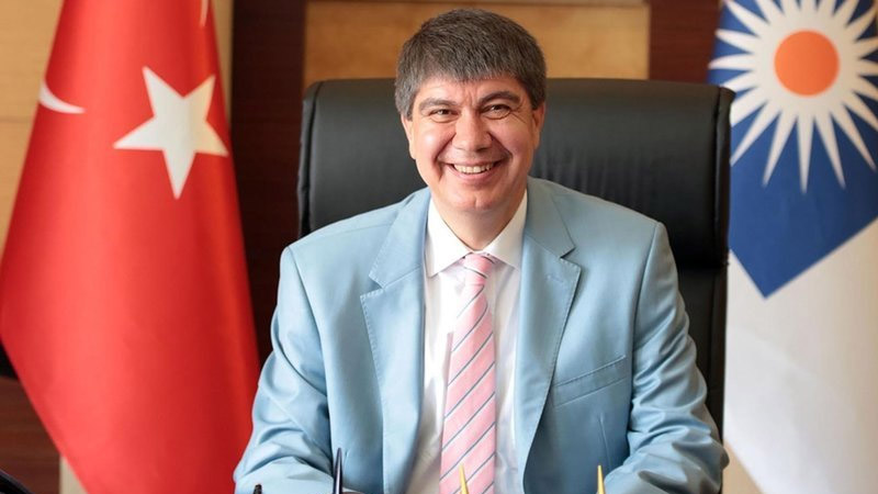 AKP ANTALYA İL BAŞKANI SEÇİMİ KAYBEDEN BAŞKANLARI İÇİN SÖYLEDİ;ŞİRKETLERİ ÇİFTLİĞE ÇEVİRMİŞLER