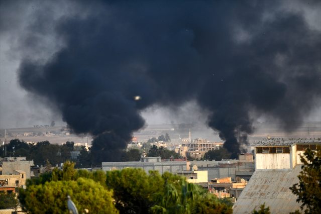 OPERASYONUN AYRINTILARI;BOMBALANAN YPG MEVZİLERİNDEN DUMANLAR YÜKSELİYOR