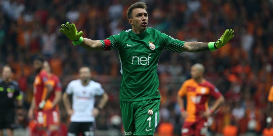 MUSLERA’DAN ERDOĞAN’A TEPKİ;HASTALIĞIN ÖNÜNE DİNİ KOYUP,İŞLERİ KARMAŞIK HALE GETİRDİ