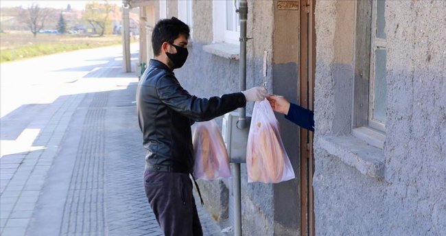 BAKANLIK GENELGESİYLE BELEDİYELERİN ÜCRETSİZ EKMEK DAĞITIMI YASAKLANDI