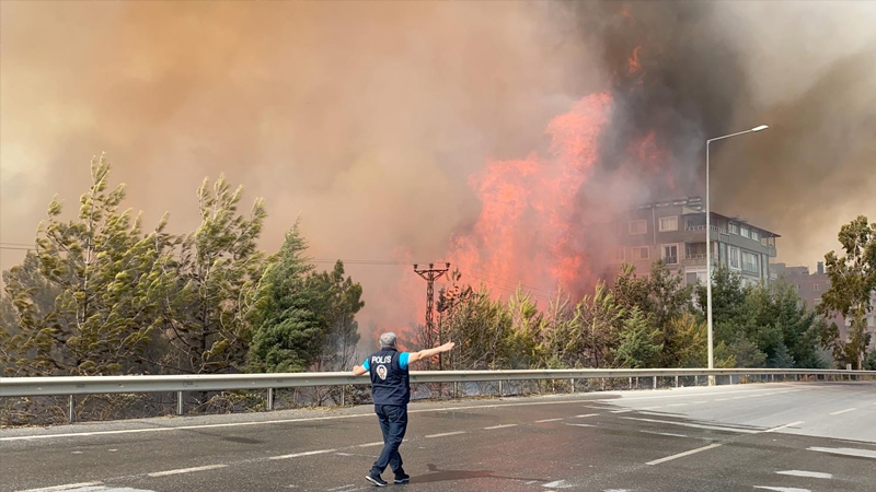 HATAY YANIYOR,GÖREN YOK,BİR ŞEHRİN YOK OLUŞUNUN RESİMLERİ