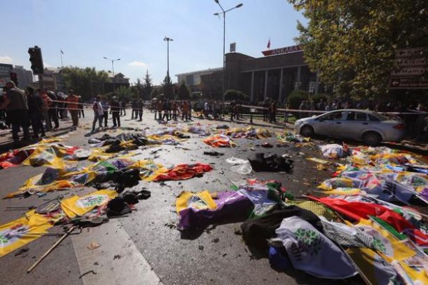 BOMBA PATLADIKTAN SONRA YARALILARA BİBER GAZI ATILMIŞ