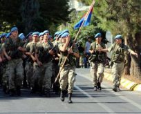 ASKERDEN DİYARBAKIR’DA ŞEHİTLER ÖLMEZ VATAN BÖLÜNMEZ YÜRÜYÜŞÜ