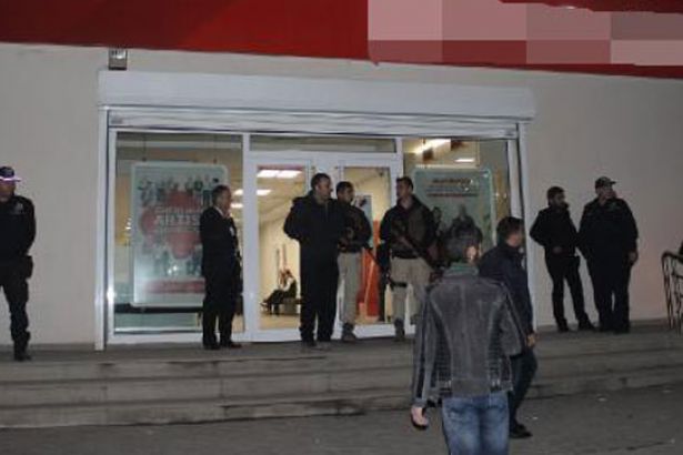 UYANIK SOYGUNCU,ELİMDE BOMBA VAR DEDİ,BANKAYI SOYDU