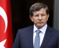 DAVUTOĞLU BASINA AHLAK DERSİ VERDİ