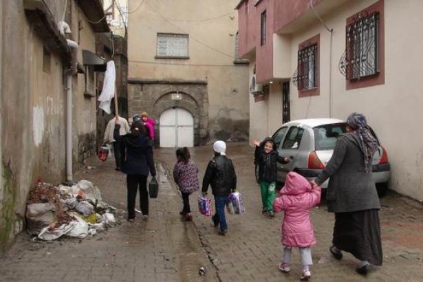 SOKAĞA ÇIKMA YASAĞI KORKUSU İDİL’İ BOŞALTTIRDI