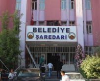 HAKKARİ’DE GERGİNLİK,BELEDİYEYE KAYYUM ATANDI,ORTALIK KARIŞTI