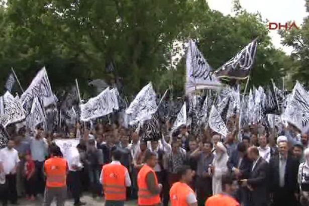 İSTANBUL’DA HİLAFET İSTERİZ ÇIĞLIKLARI