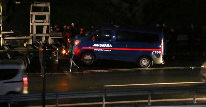 TERÖR İSTANBUL’DA ASKERİ ARACA SALDIRI