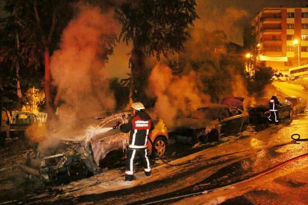 BEYOĞLU’NDA SICAK GECE,ARAÇLAR KUNDAKLANDI