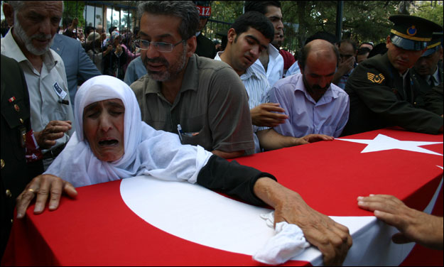 EVLAT ACISI İSYANI,”VATAN SAĞ OLSUN DEMİYORUM,O BOMBA MECLİSE DÜŞSEYDİ”