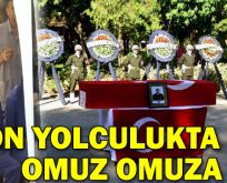 ŞEHİTİ OMUZ OMUZA ÇARPIŞTIĞI YARALI SİLAH ARKADAŞLARI UĞURLADI