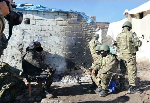 SUR KANAMAYA DEVAM EDİYOR,ÇIKAN ÇATIŞMADA YARALI ASKERLER VAR