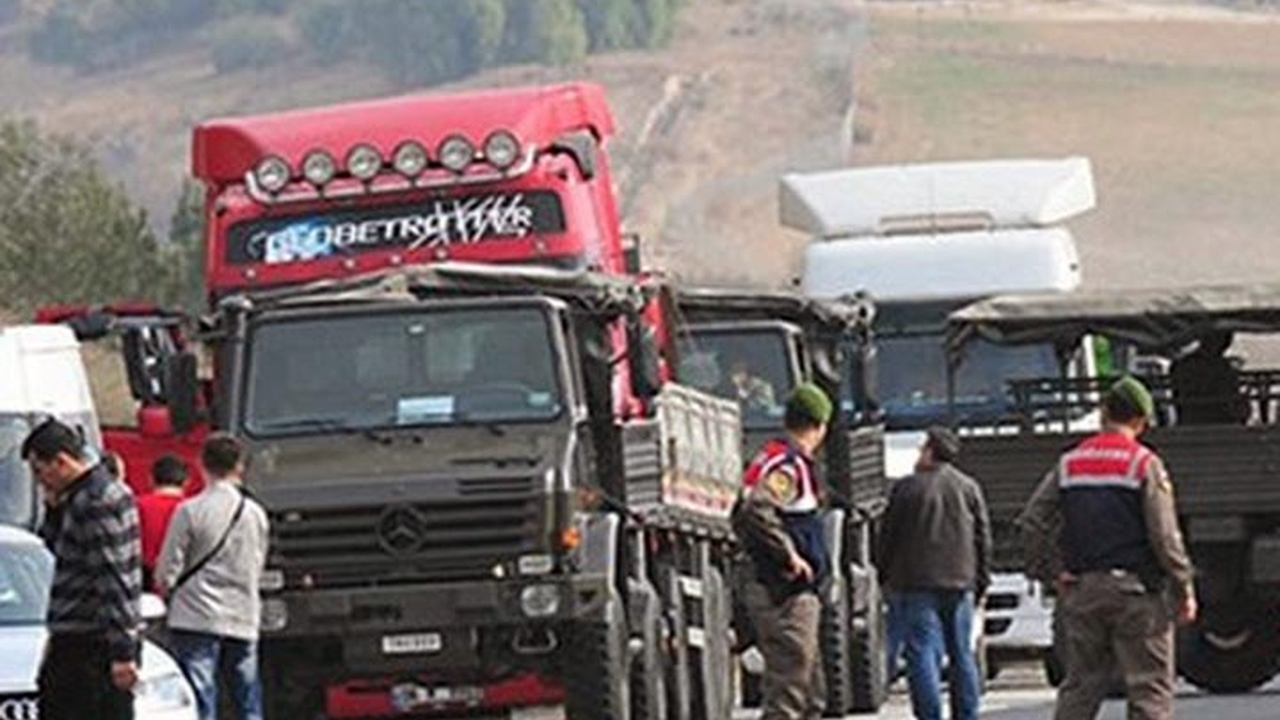 CUMHURBAŞKANI BAŞ DANIŞMANI,MİT BU TIRLARLA SURİYE MUHALİFLERİNE YARDIM GÖNDERİYORDU