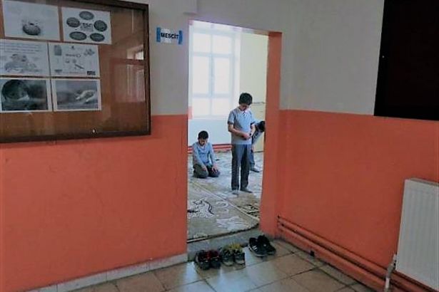 RESMİ GAZETEDE YAYINLANDI,EĞİTİM KURUMLARINA MESCİT ZORUNLULUĞU