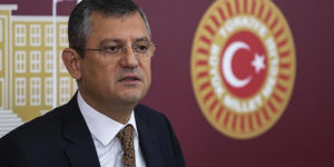 CHP’Lİ ÖZEL,GÜNÜ GELİYOR KURUCU KADROLARA SÖVÜYOR,GÜNÜ GELİYOR ATATÜRK’ÜN YAPTIKLARINDAN ÖRNEK VERİYOR