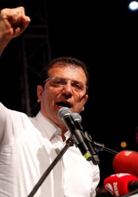 KILIÇDAROĞLU İLE İMAMOĞLU BULUŞTU;İMAMOĞLU GERİ ADIM ATTI