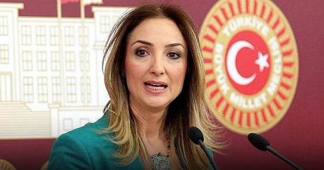 AYLİN NAZLIAKA,GÖKÇEK’İN PEŞİNİ BIRAKMIYOR