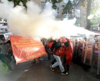 YÖK PROTESTOLARINDA ÖĞRENCİLERLE POLİS ÇATIŞTI,ÇOK SAYIDA YARALI VAR